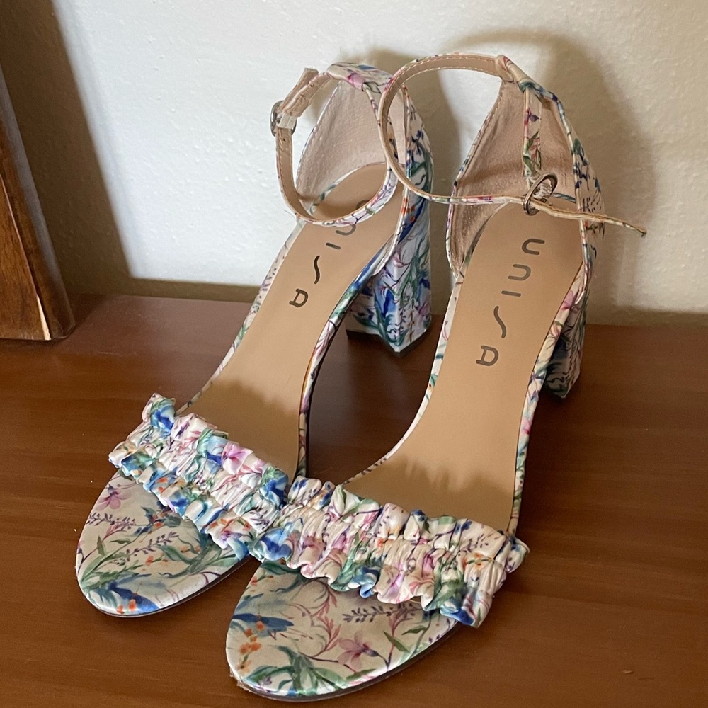 Floral Satin Block Heel Ruffle Toe